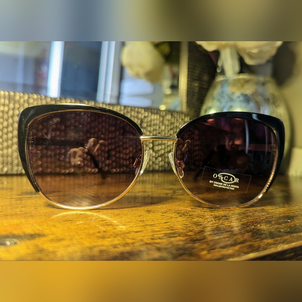 Oscar de Laurentia sunglasses
